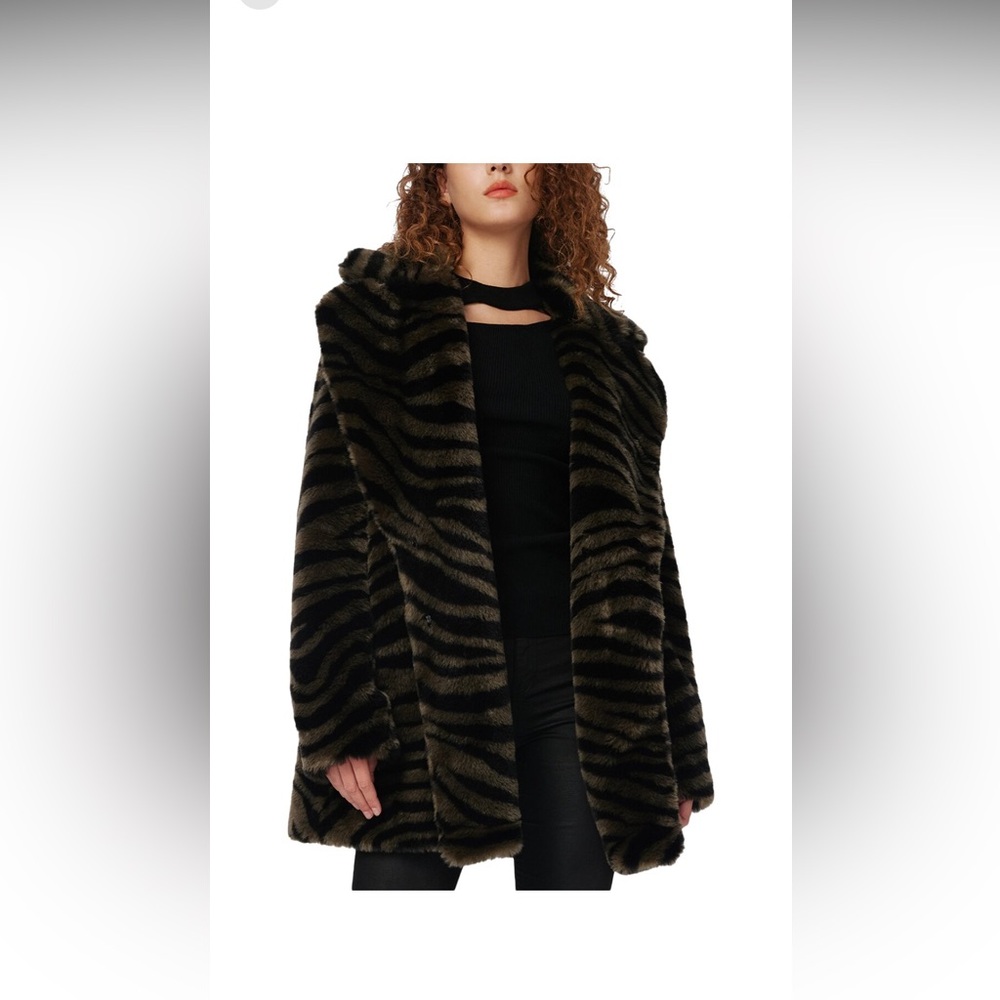NWT | Diane Von Furstenberg | Tanesha| Faux Fur Zebra Print Coat | sz L